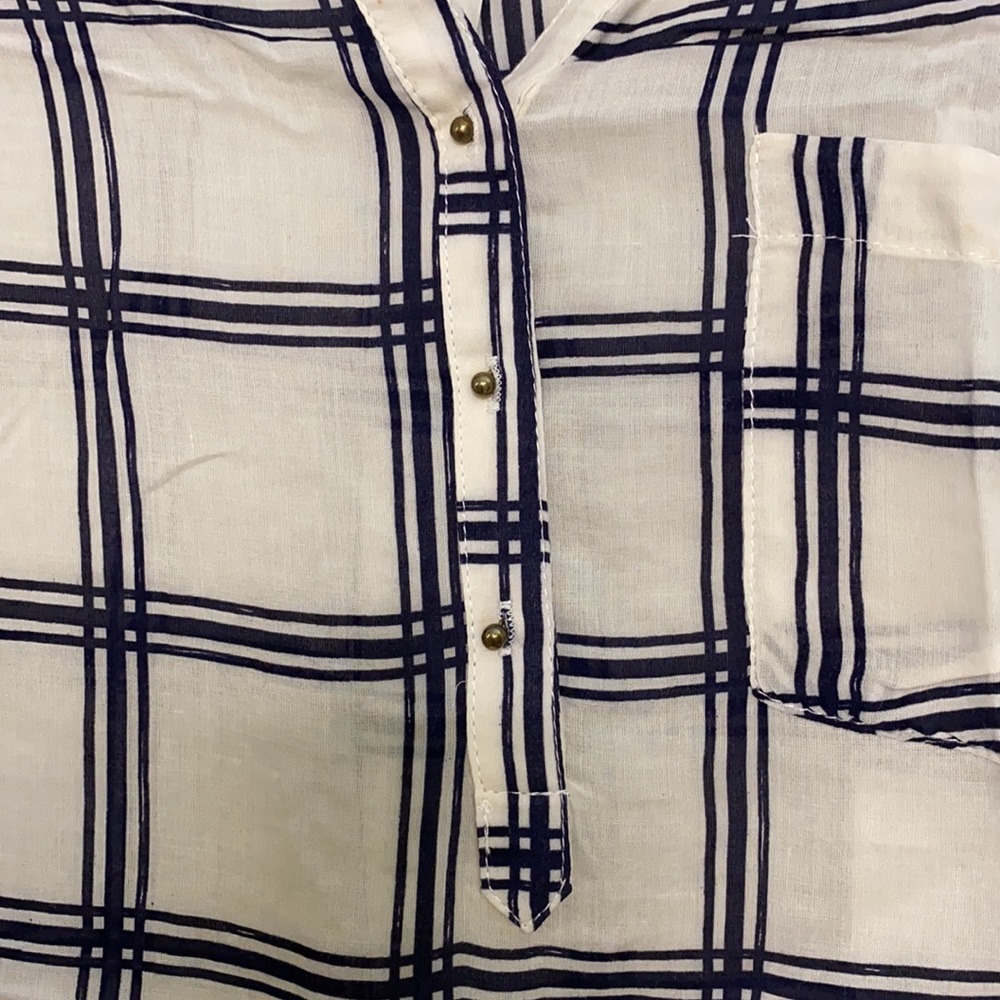 🆕 ZARA Basic button down blouse - Picture 3 of 7